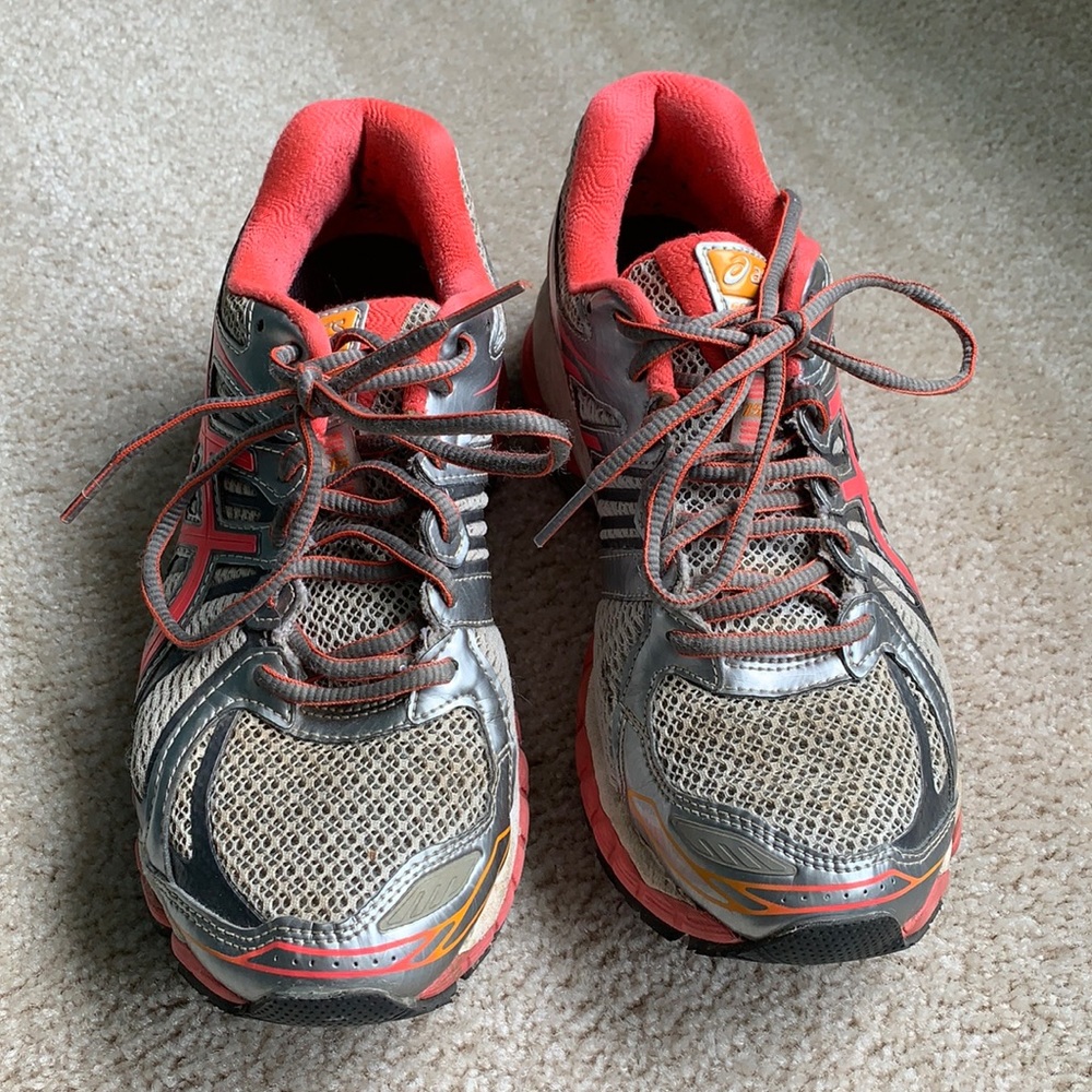 ASICS size 7 D width Gel-nimbus 15